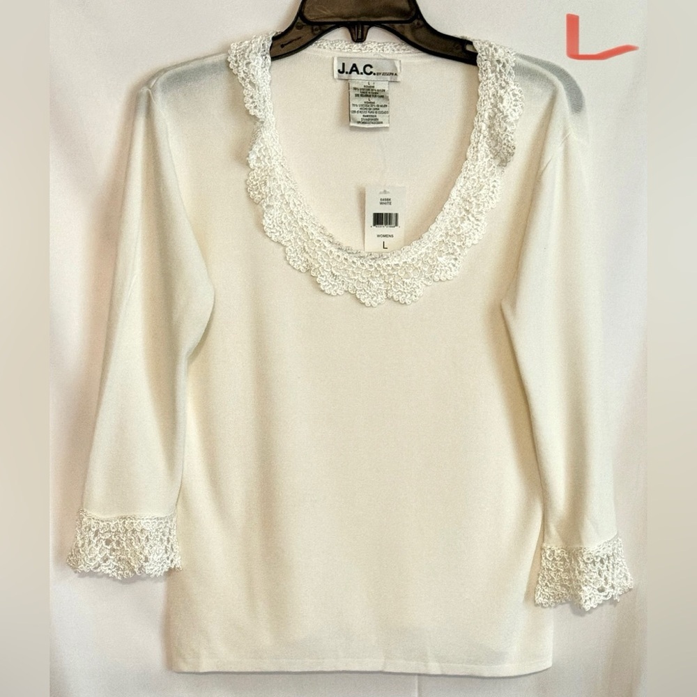 Joseph A Cream V-Neck Sweater with Lace Accents
